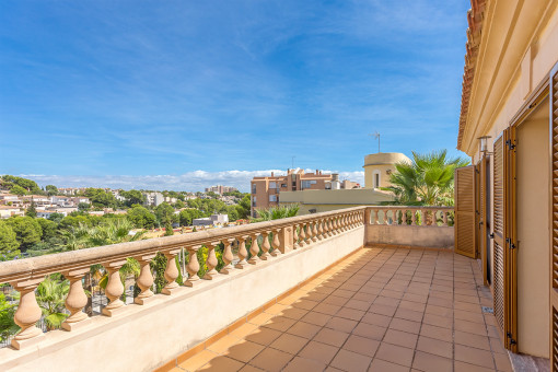 Balcony of 30 sqm with lovely views