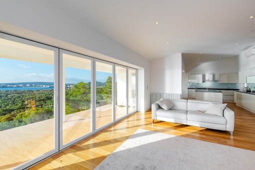 Completely restored sea-view villa with an existing project for the construction of a 5th bedroom in Costa d'en Blanes