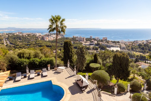 Noble manor house in Genova with spectacular views over the bay of Palma
