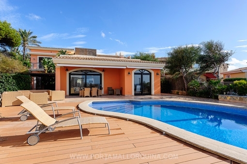 Mediterranean style villa with pool and direct sea access in Santa Ponsa
