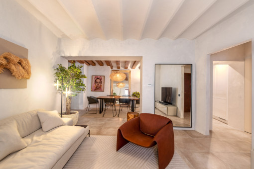 Luxurious apartment in an historic building in the old-town of Palma with parking space