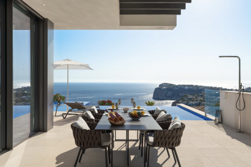 Elegant designer-villa with fantastic sea views in Cala Llamp