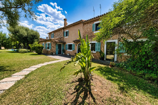 Charming finca near Santa Maria with pool, privacy and separate office